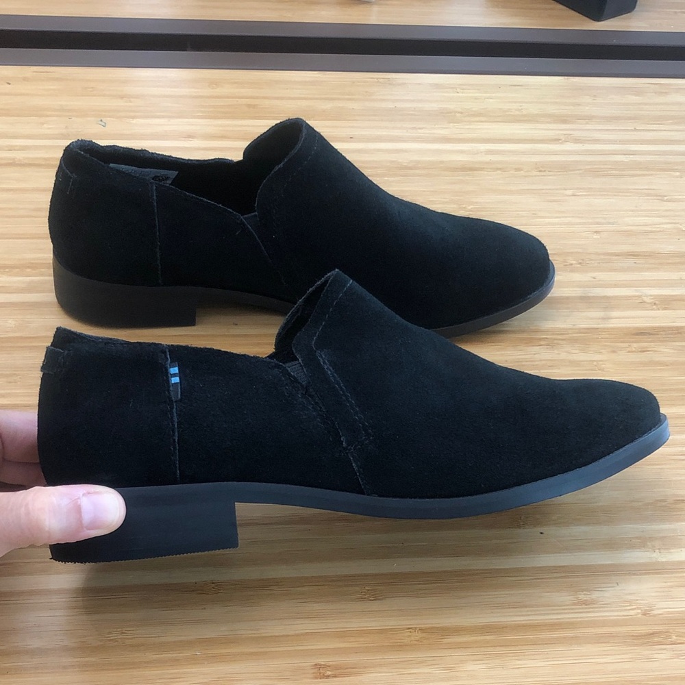 TOMS Women’s Suede Booties/Loafers EUC!
